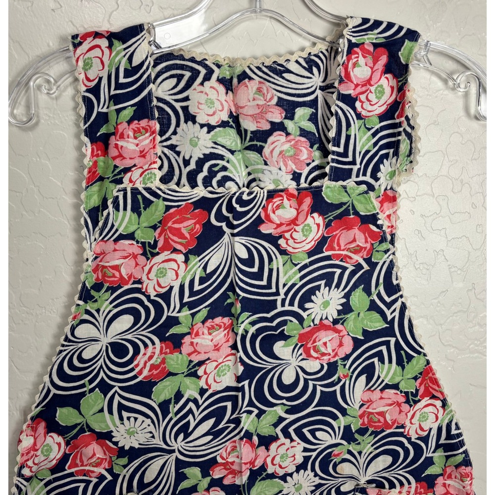 Vintage Floral Full Bib Apron Blue Red Pink Ric Rac Trim Pockets Ruffle Hem 2426 - Picture 2 of 5